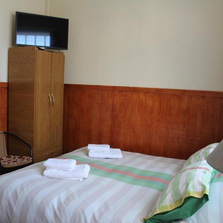 Hostal Y Cabanas Ainil Punta Arenas Eksteriør bilde