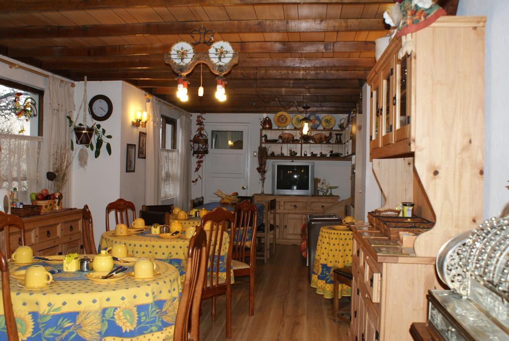 Hostal Y Cabanas Ainil Punta Arenas Eksteriør bilde