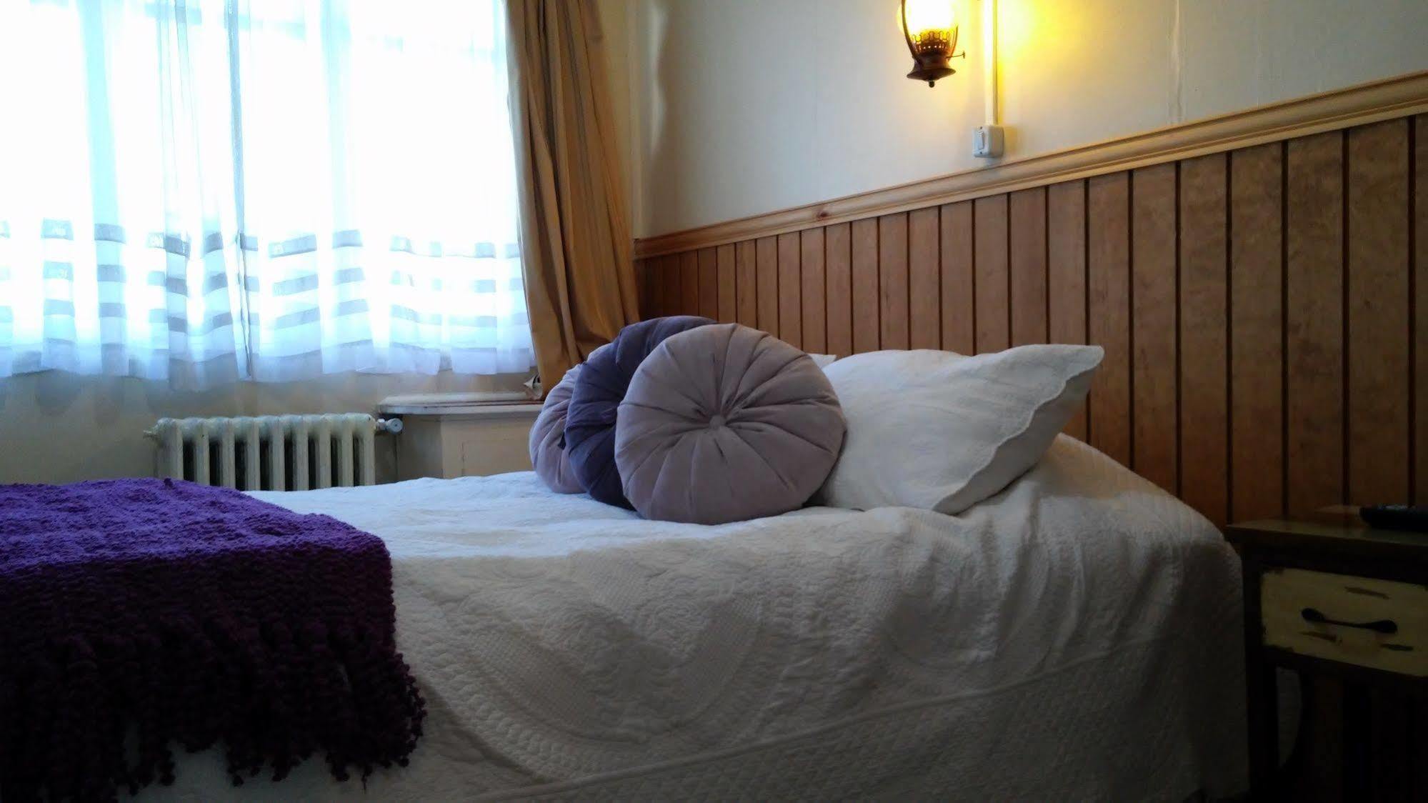 Hostal Y Cabanas Ainil Punta Arenas Eksteriør bilde