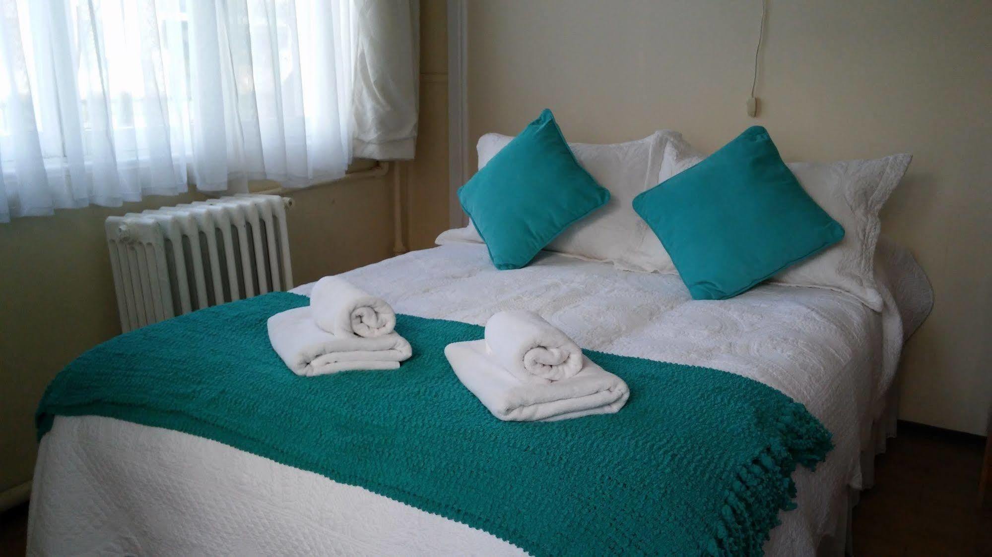 Hostal Y Cabanas Ainil Punta Arenas Eksteriør bilde