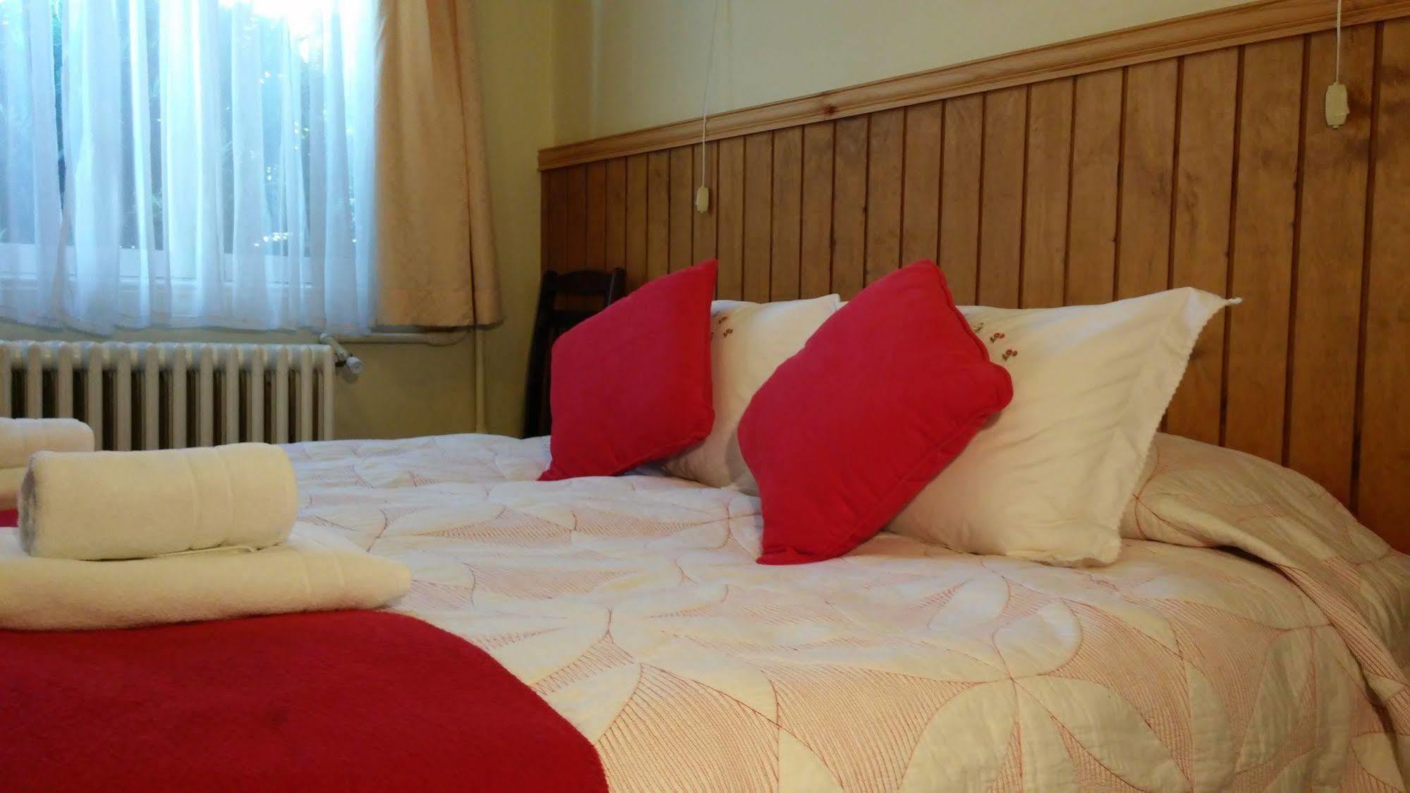 Hostal Y Cabanas Ainil Punta Arenas Eksteriør bilde