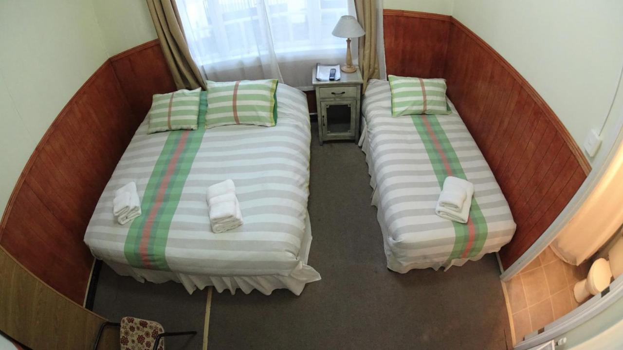 Hostal Y Cabanas Ainil Punta Arenas Eksteriør bilde